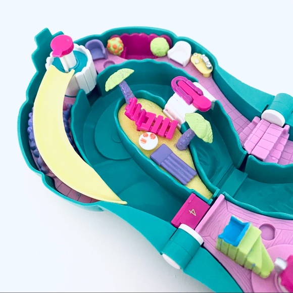 Polly Pocket Pauley Slider Pool with Flowing Water - Picture 4 of 8